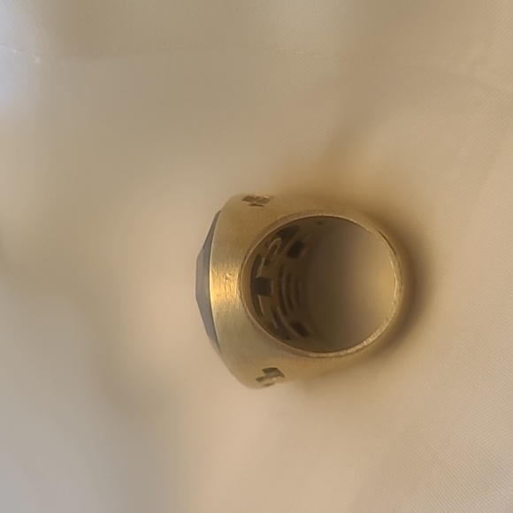 Faceted blue chunky ring - Picture 3 of 5